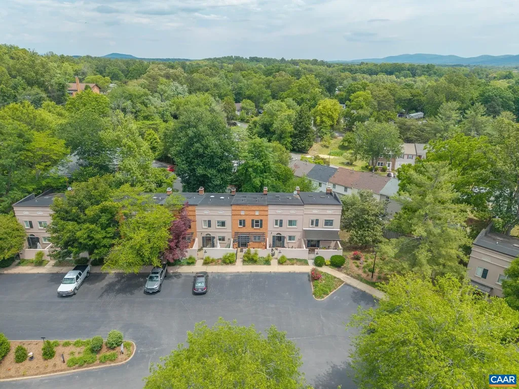 1638 Garden Court Charlottesville VA 22901