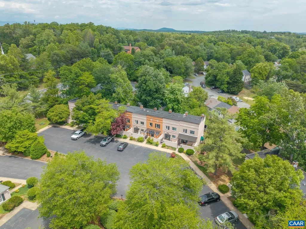 1638 Garden Court Charlottesville VA 22901