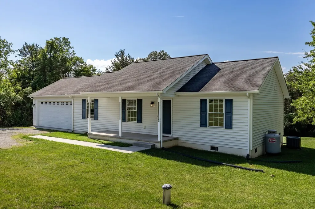 2696 Dunnes Shop Road Ruckersville VA 22968