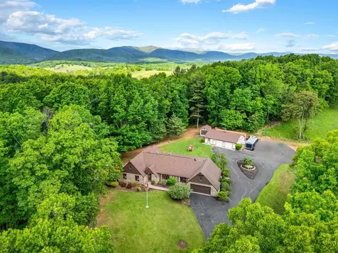 30 Scenic View Drive Swoope VA 24479
