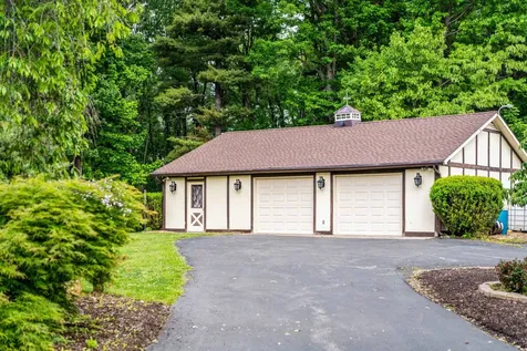 30 Scenic View Drive Swoope VA 24479