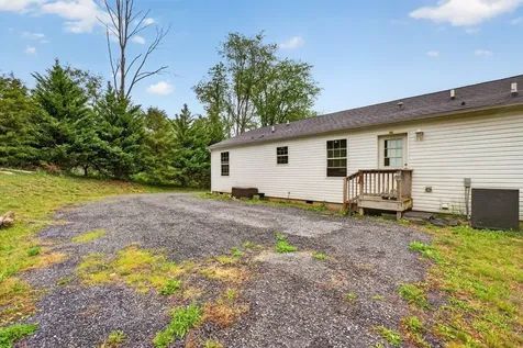 16229 North Mountain Road Broadway VA 22815