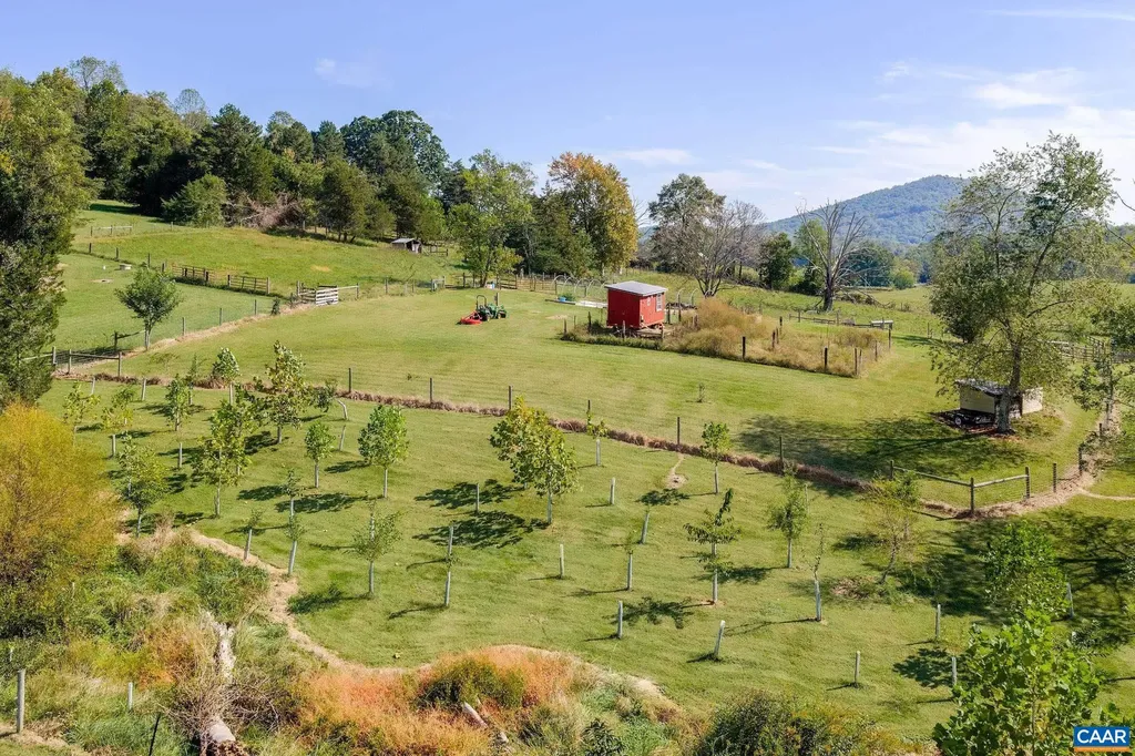 2044 & 2046 Simmons Gap Road Dyke VA 22935