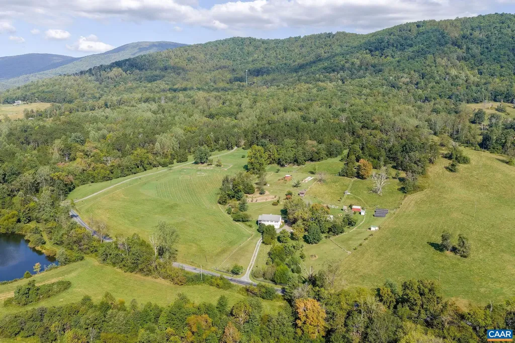 2044 & 2046 Simmons Gap Road Dyke VA 22935