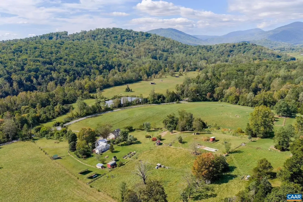 2044 & 2046 Simmons Gap Road Dyke VA 22935