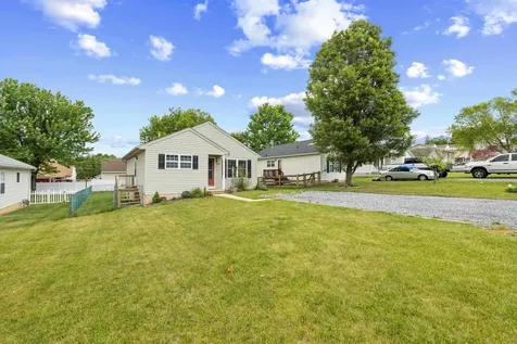 1005 D Street Waynesboro VA 22980