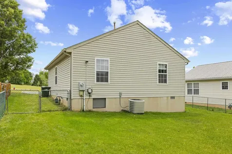 1005 D Street Waynesboro VA 22980