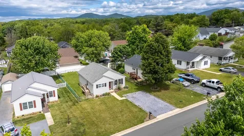 1005 D Street Waynesboro VA 22980