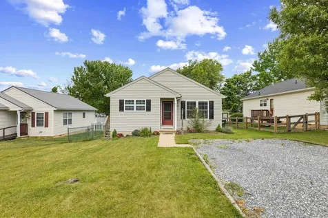 1005 D Street Waynesboro VA 22980