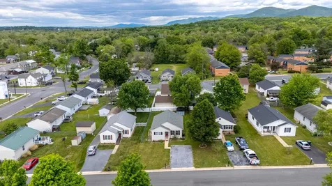 1005 D Street Waynesboro VA 22980