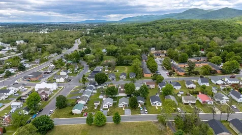 1005 D Street Waynesboro VA 22980