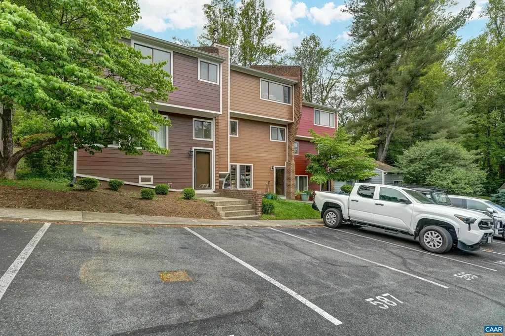 587 Southampton Court Charlottesville VA 22901