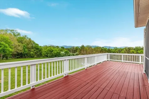 1050 Almond Drive Luray VA 22835