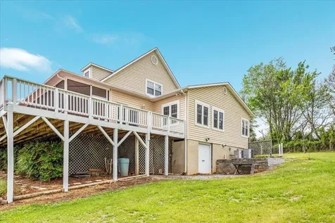 1050 Almond Drive Luray VA 22835