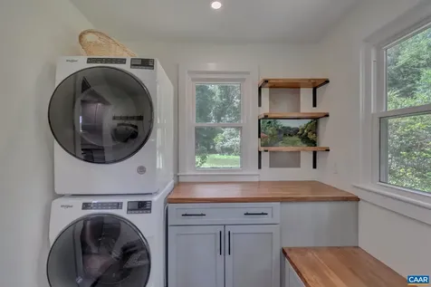 4362 Ivy Road Charlottesville VA 22903
