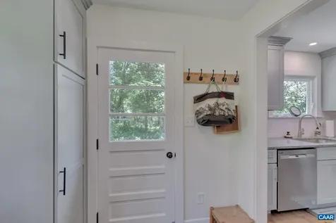 4362 Ivy Road Charlottesville VA 22903