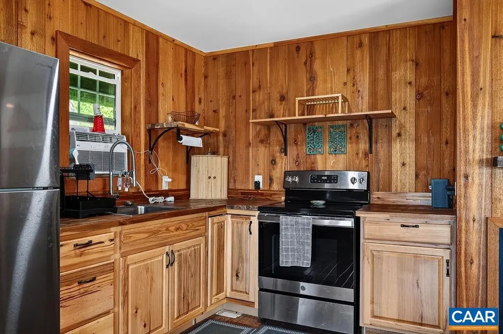 1494 Spruce Creek Lane Nellysford VA 22958