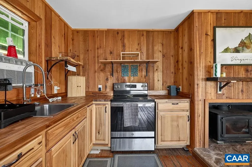 1494 Spruce Creek Lane Nellysford VA 22958