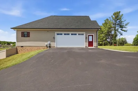 1003 Ladd Road Waynesboro VA 22980