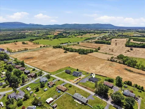 1003 Ladd Road Waynesboro VA 22980