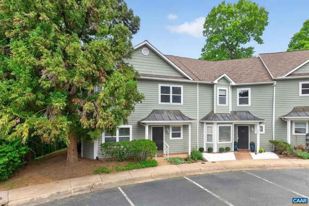 1270 Chatham Ridge Charlottesville VA 22901
