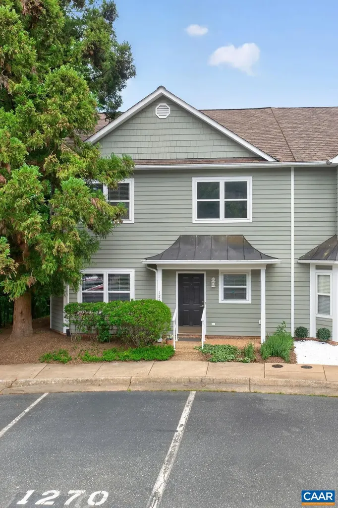1270 Chatham Ridge Charlottesville VA 22901