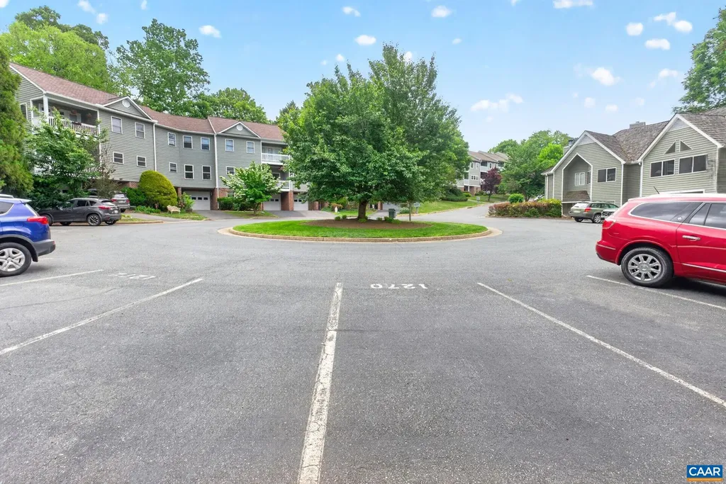 1270 Chatham Ridge Charlottesville VA 22901
