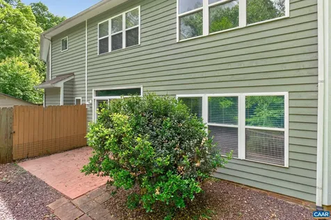 1270 Chatham Ridge Charlottesville VA 22901