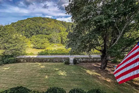 19 Mt Hermon Road Middlebrook VA 24459