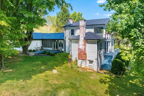 19 Mt Hermon Road Middlebrook VA 24459
