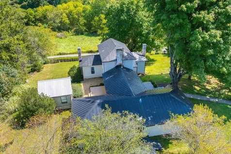 19 Mt Hermon Road Middlebrook VA 24459