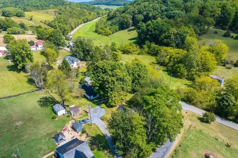 19 Mt Hermon Road Middlebrook VA 24459