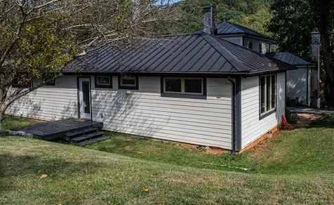 19 Mt Hermon Road Middlebrook VA 24459
