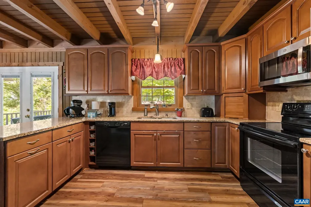 4739 Old Mountain Road E Louisa VA 23093
