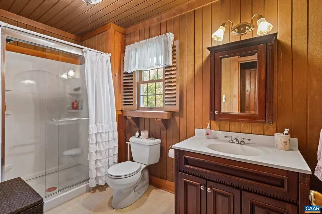 4739 Old Mountain Road E Louisa VA 23093