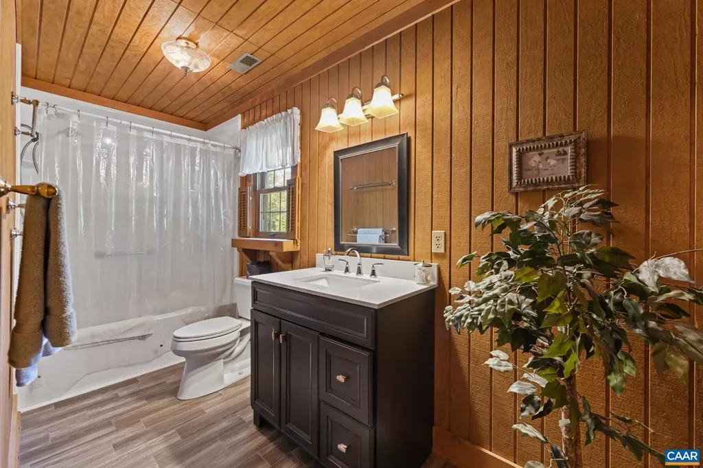 4739 Old Mountain Road E Louisa VA 23093