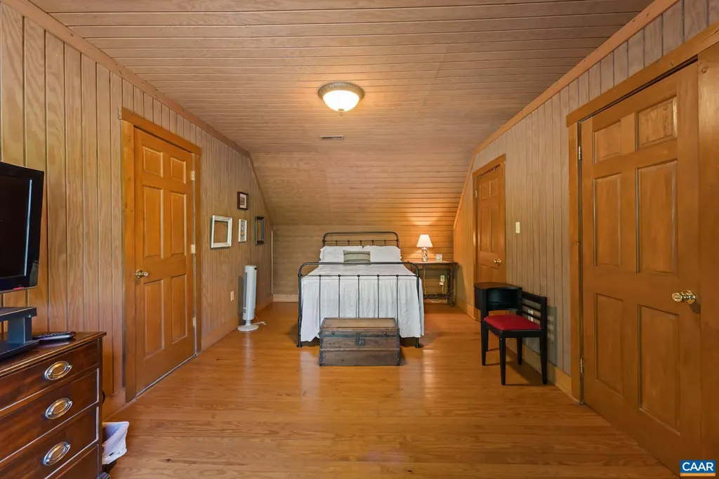 4739 Old Mountain Road E Louisa VA 23093