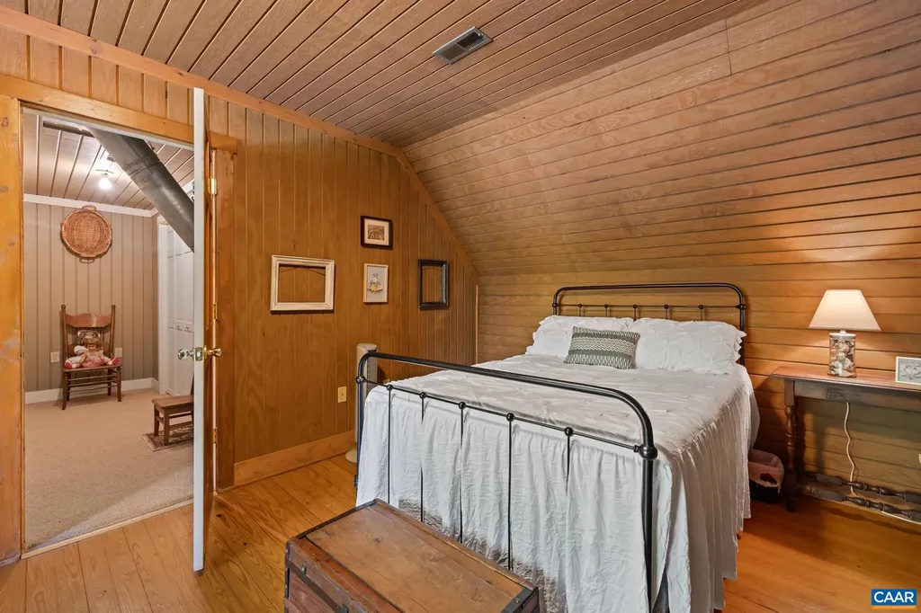 4739 Old Mountain Road E Louisa VA 23093