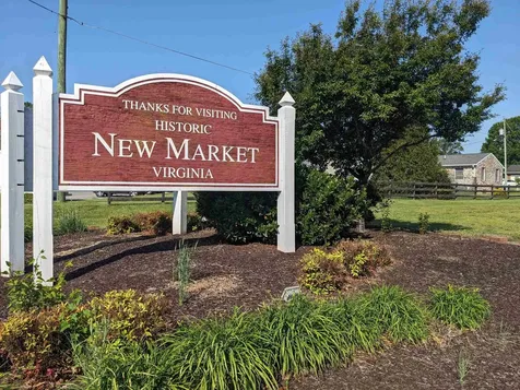 206 Clicks Lane New Market VA 22844