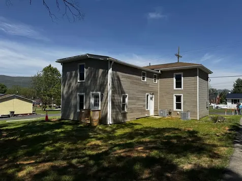 806 Junior Avenue Shenandoah VA 22849