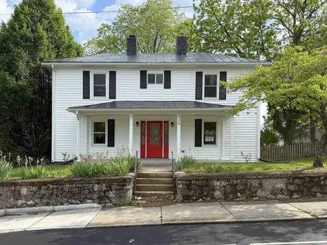 1202 Beverley Street W Staunton VA 24401