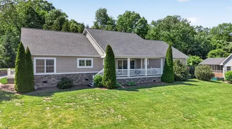 3090 Arrowhead Road Rockingham VA 22801
