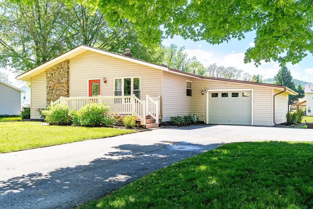 100 Spruce Lane Bridgewater VA 22812