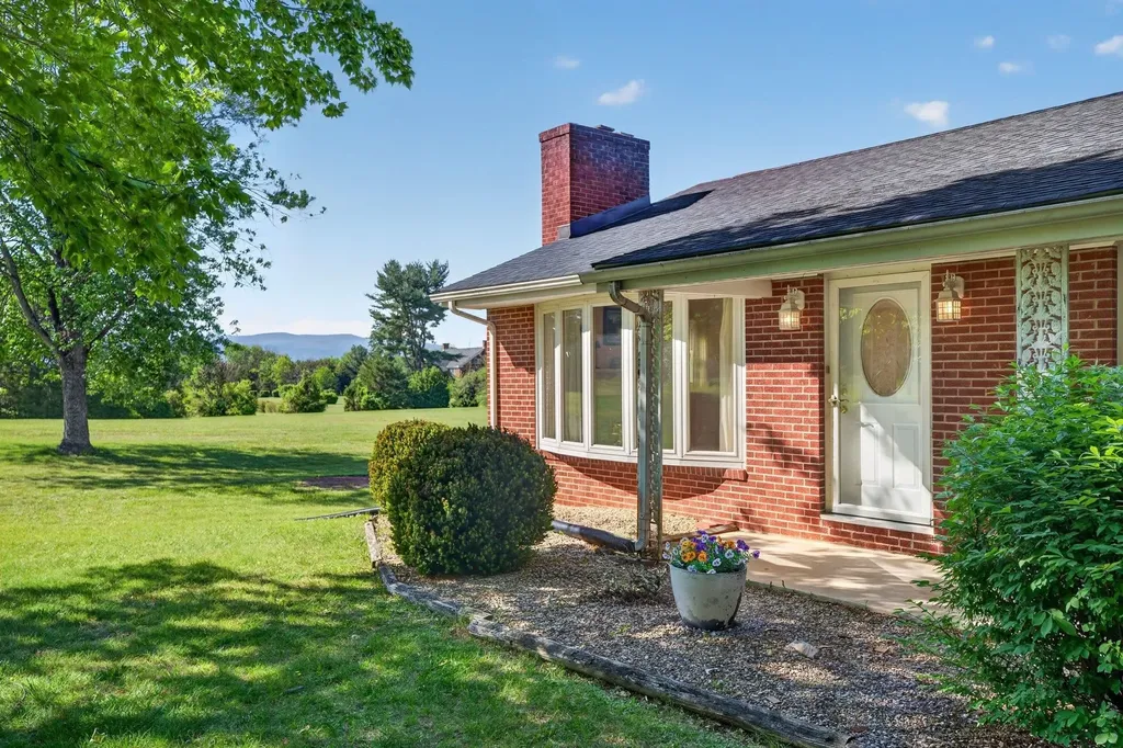 17421 Spotswood Trail Elkton VA 22827