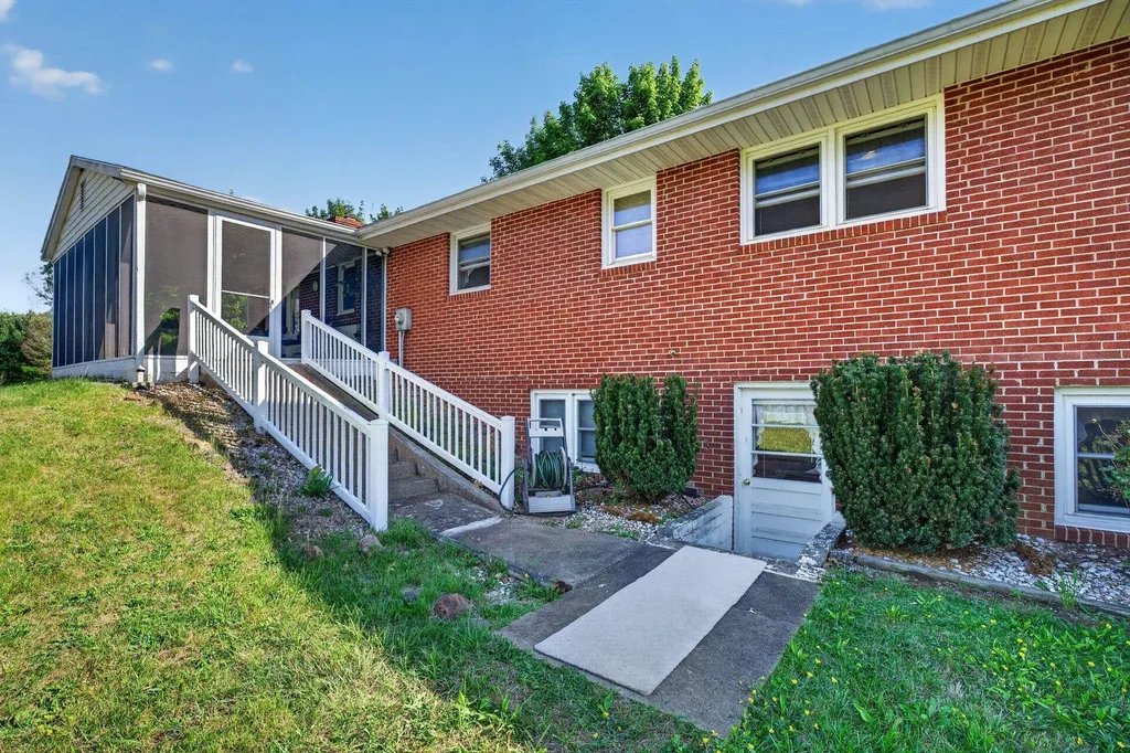 17421 Spotswood Trail Elkton VA 22827