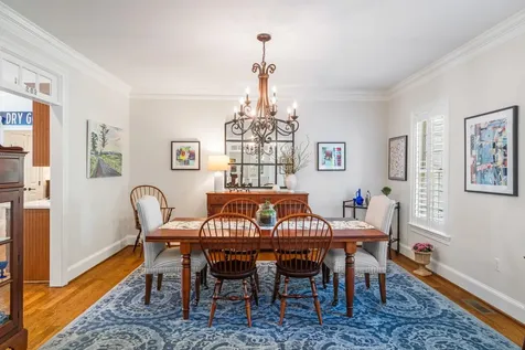 209 Kings Square Staunton VA 24401