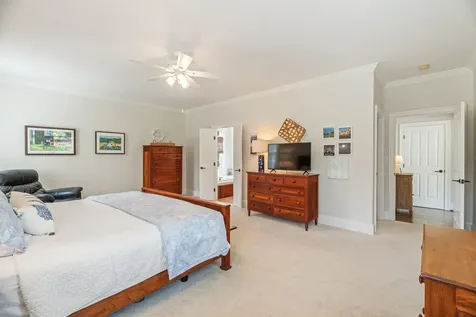209 Kings Square Staunton VA 24401