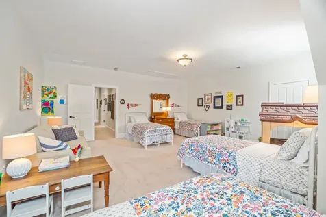 209 Kings Square Staunton VA 24401
