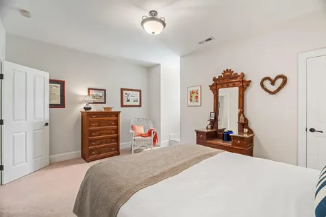 209 Kings Square Staunton VA 24401