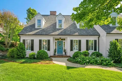 209 Kings Square Staunton VA 24401